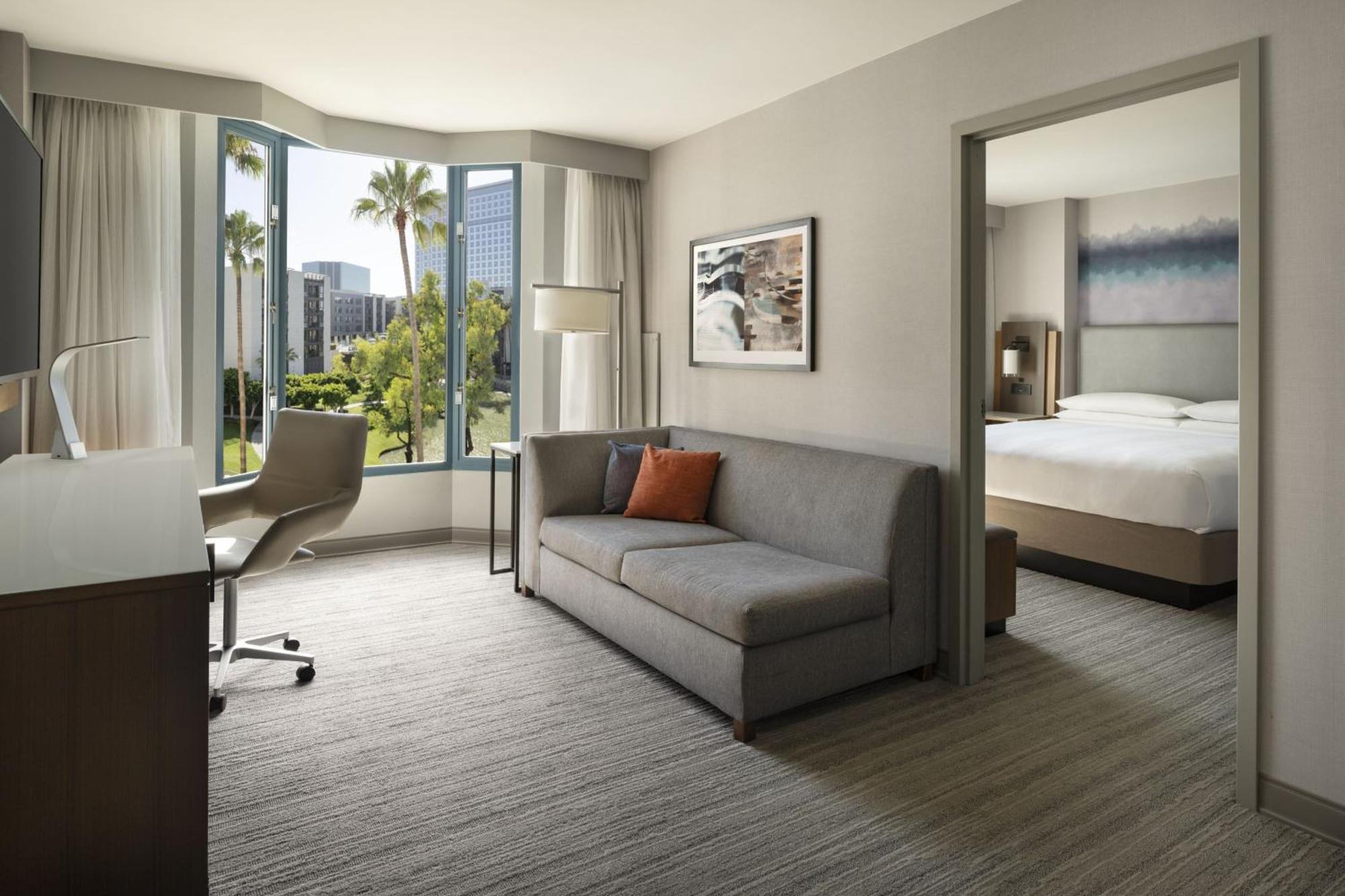 Отель Costa Mesa Marriott Экстерьер фото