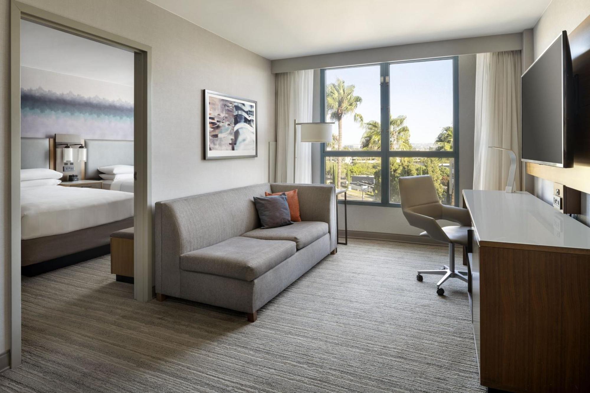 Отель Costa Mesa Marriott Экстерьер фото