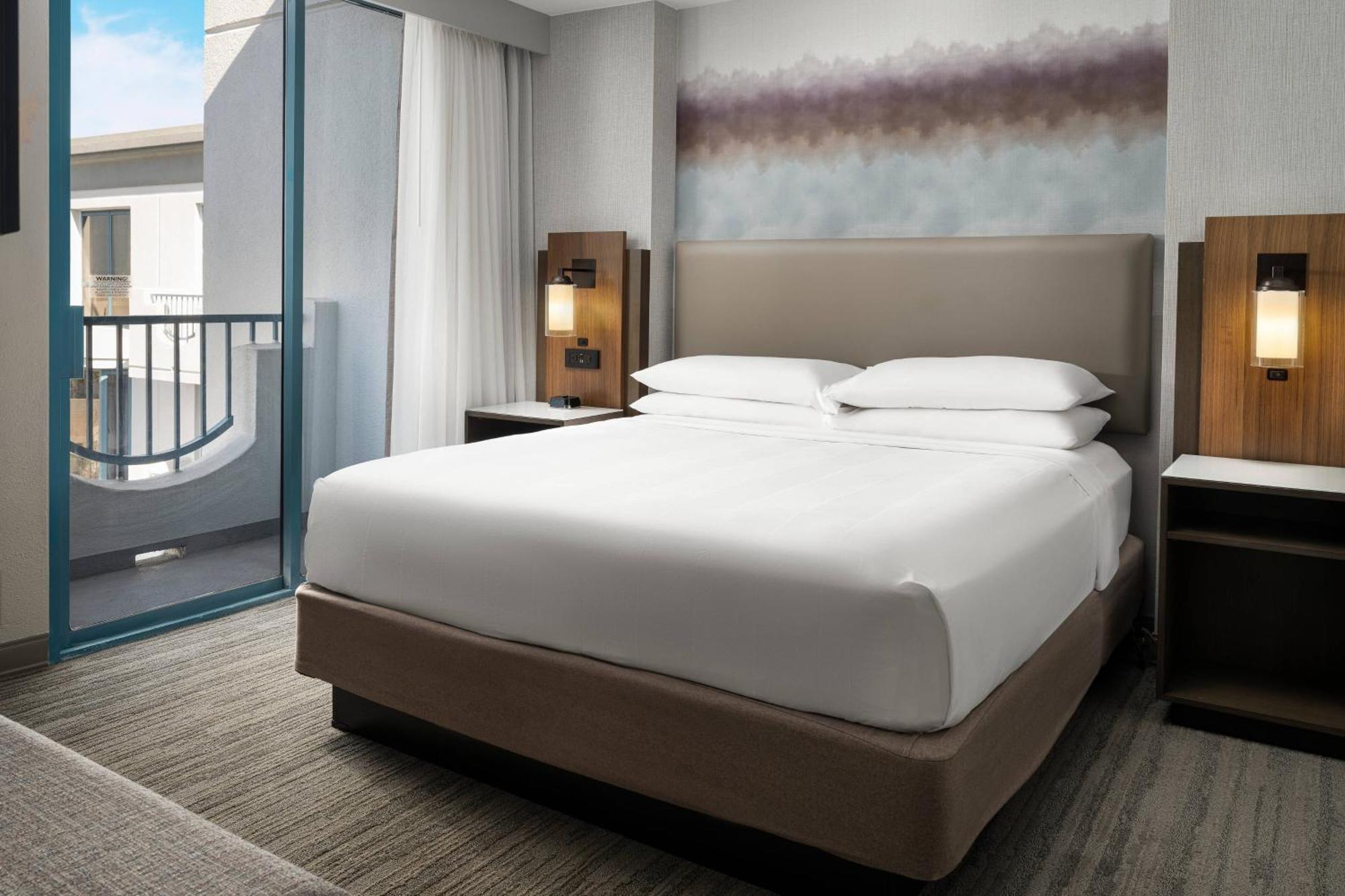Отель Costa Mesa Marriott Экстерьер фото