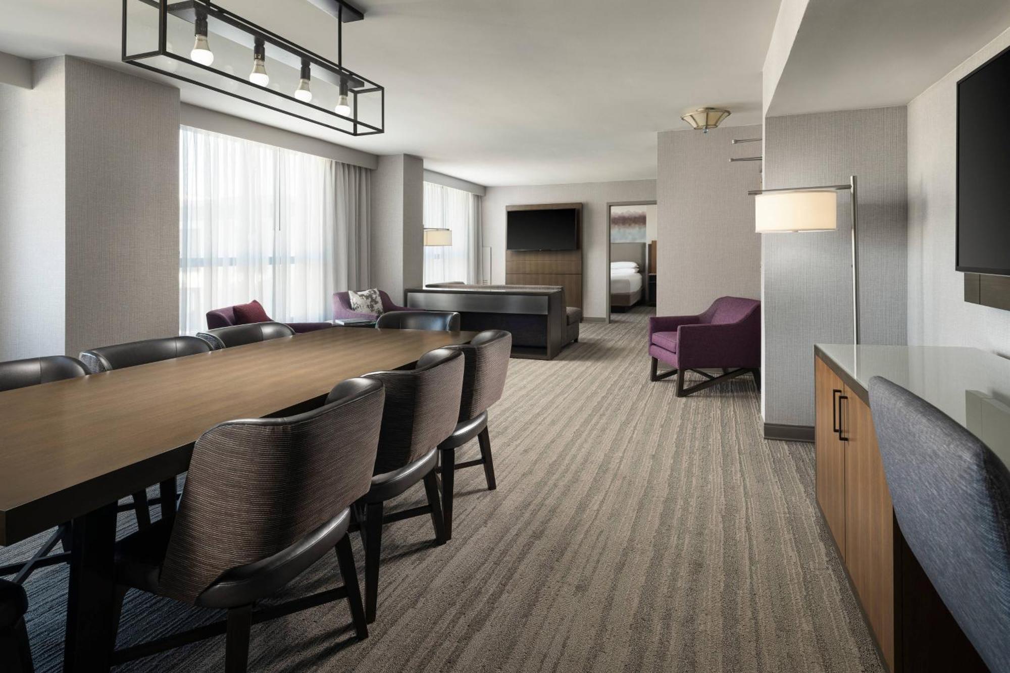 Отель Costa Mesa Marriott Экстерьер фото
