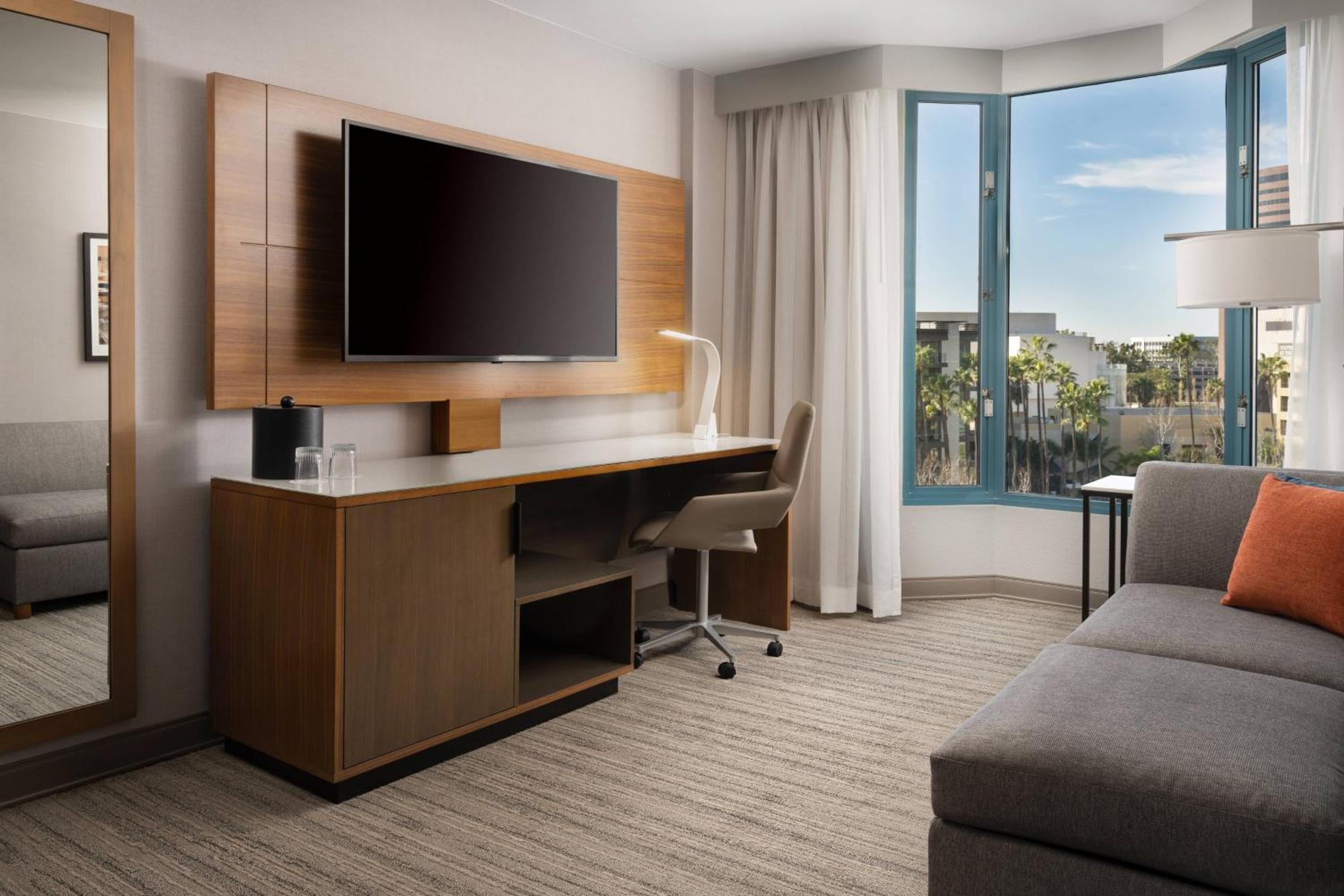 Отель Costa Mesa Marriott Экстерьер фото
