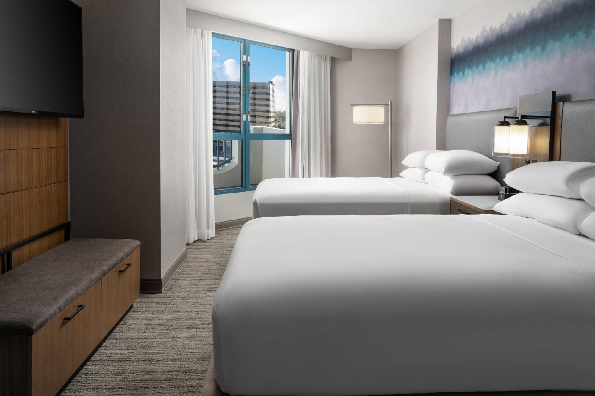 Отель Costa Mesa Marriott Экстерьер фото